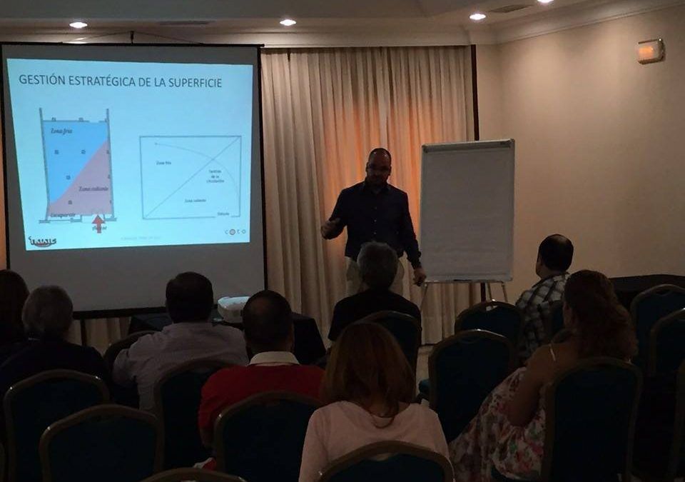 Conferencias en Santiago sobre marketing y merchandising en el ‪‎comercio‬ de mascotas