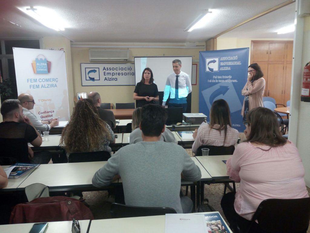Maria Jose Machado taller Whatsapp Marketing Alzira