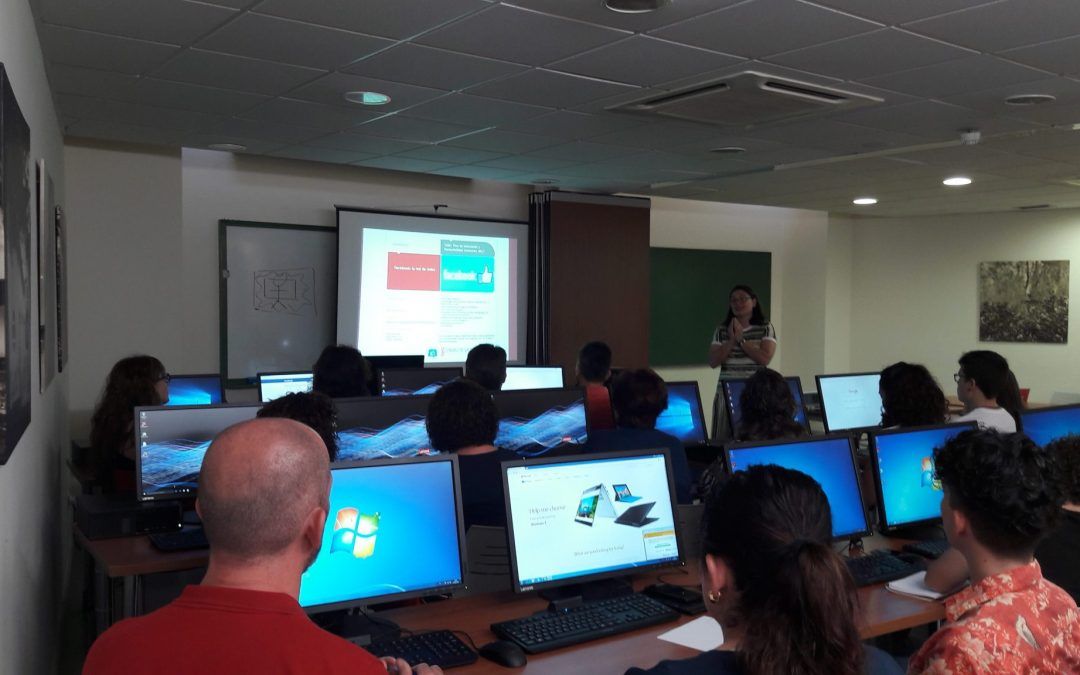 Taller Facebook: La red de redes, en Ondara